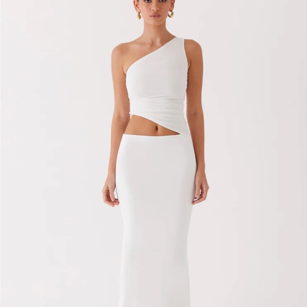 Peppermayo Exlusive - Seranella One Shoulder Maxi Dress - White
